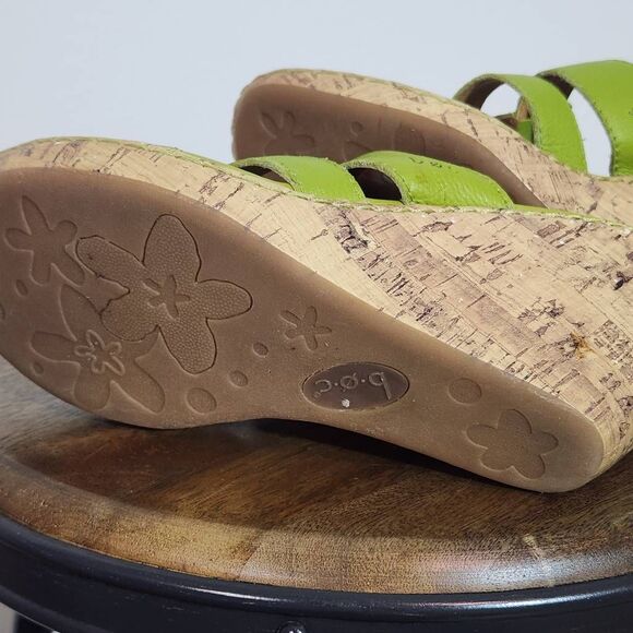b.o.c. Green Leather Cork Sole Wedge Sandals Size 9 Green Leather Wedges - Picture 9 of 13